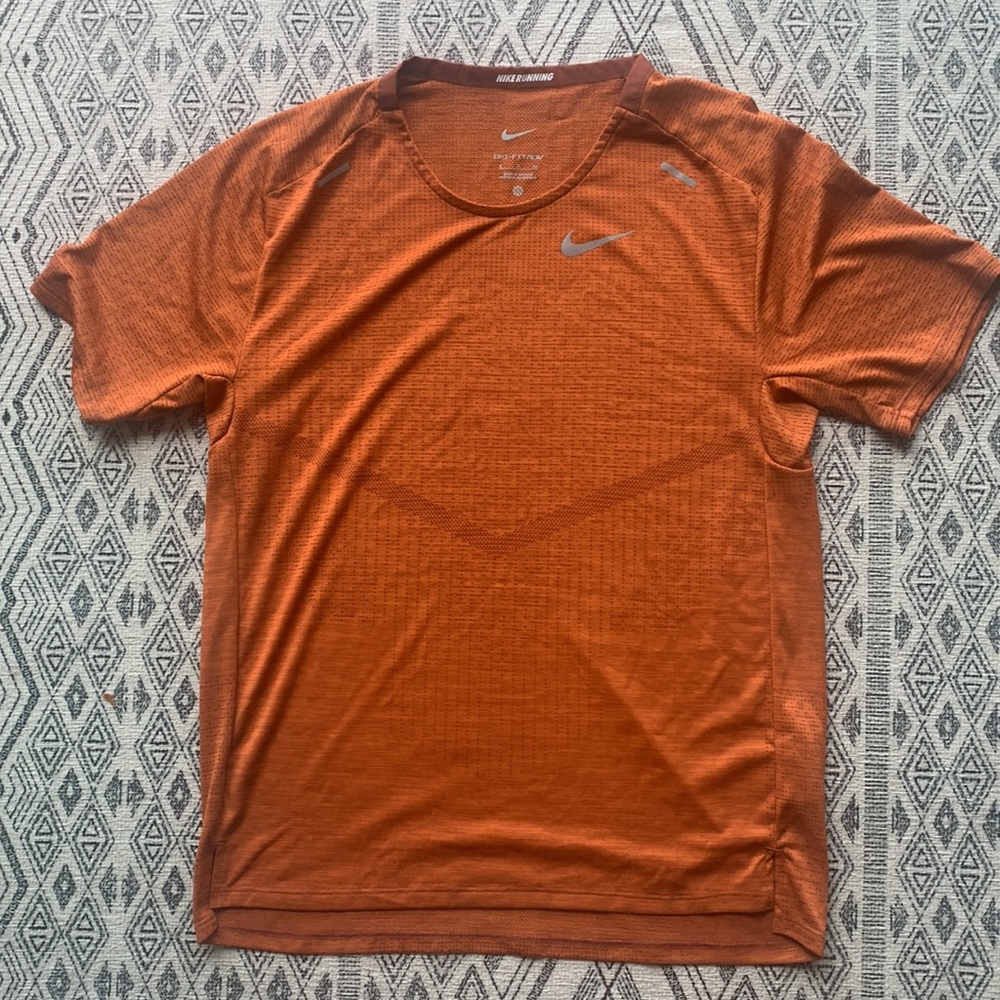Nike Running - Dri fit tee